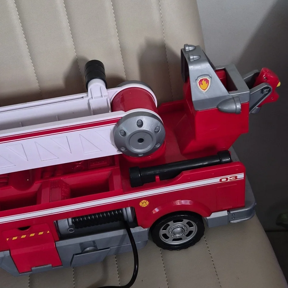 Paw Patrol Marshall Red Kids Fire Truck Toy with Extendable Ladder